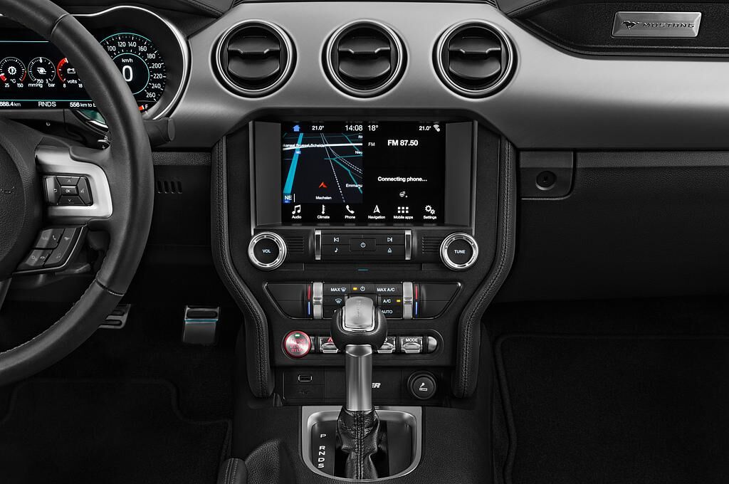 Ford Mustang Fastback (Baujahr 2018) - 2 Türen Mittelkonsole