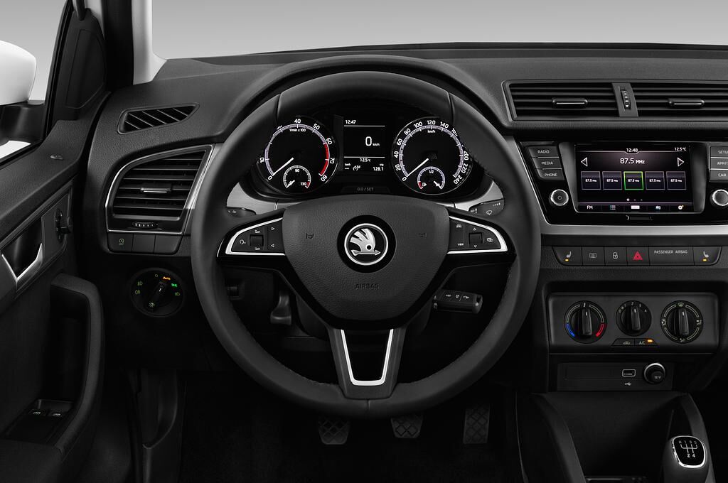 Skoda Fabia Combi (Baujahr 2019) Ambition 5 Türen Lenkrad