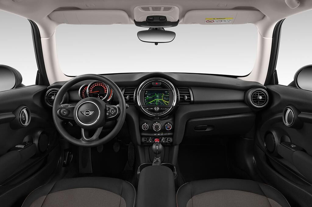 MINI MINI One (Baujahr 2018) Salt 3 Türen Cockpit und Innenraum