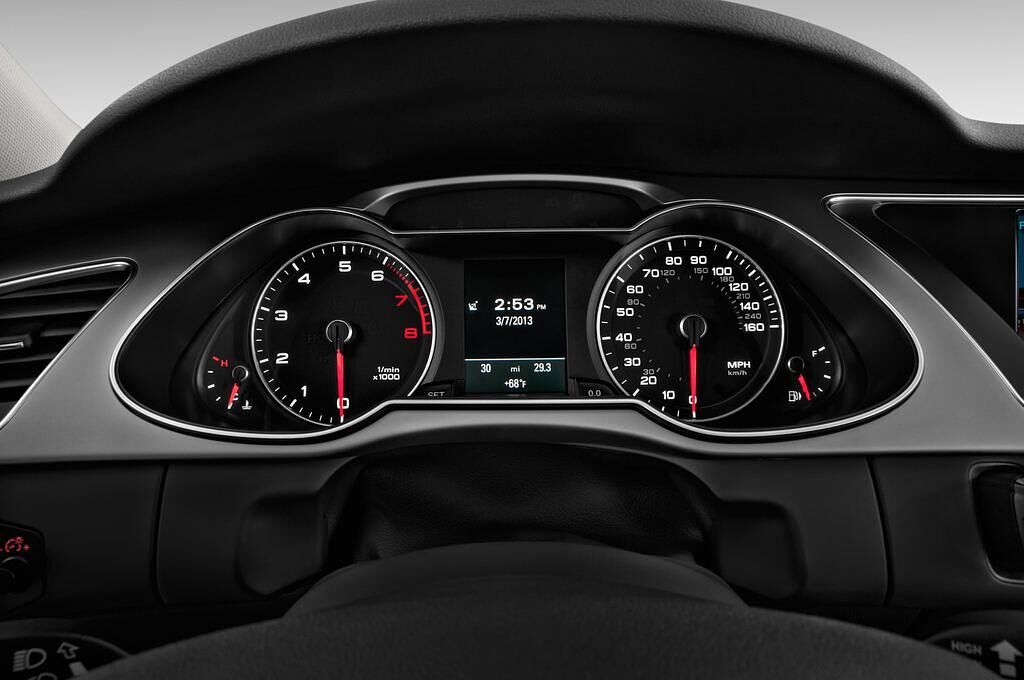 Audi A4 Allroad Quattro (Baujahr 2013) - 5 Türen Tacho und Fahrerinstrumente