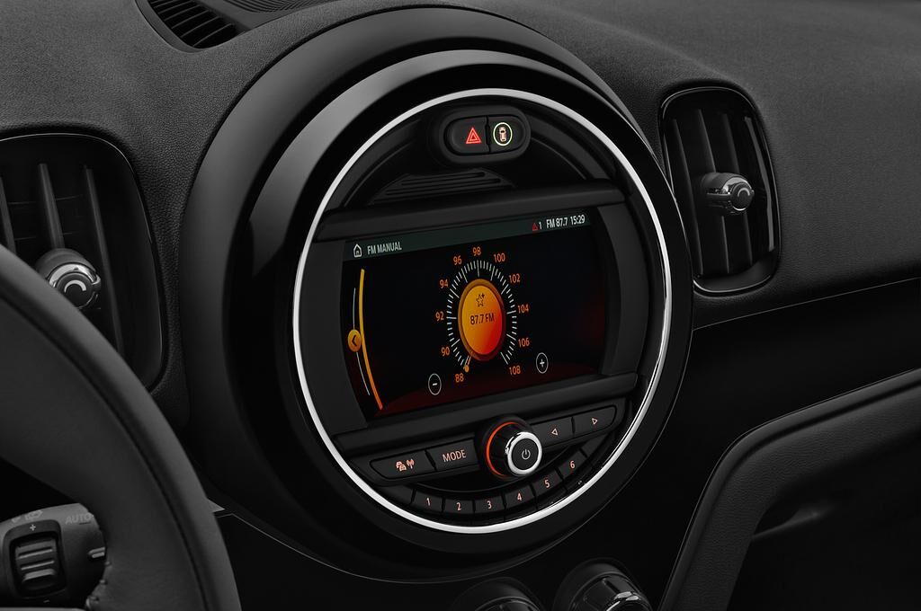 MINI Countryman (Baujahr 2018) Cooper 5 Türen Radio und Infotainmentsystem