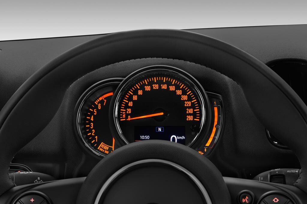 MINI Countryman (Baujahr 2018) Cooper 5 Türen Tacho und Fahrerinstrumente
