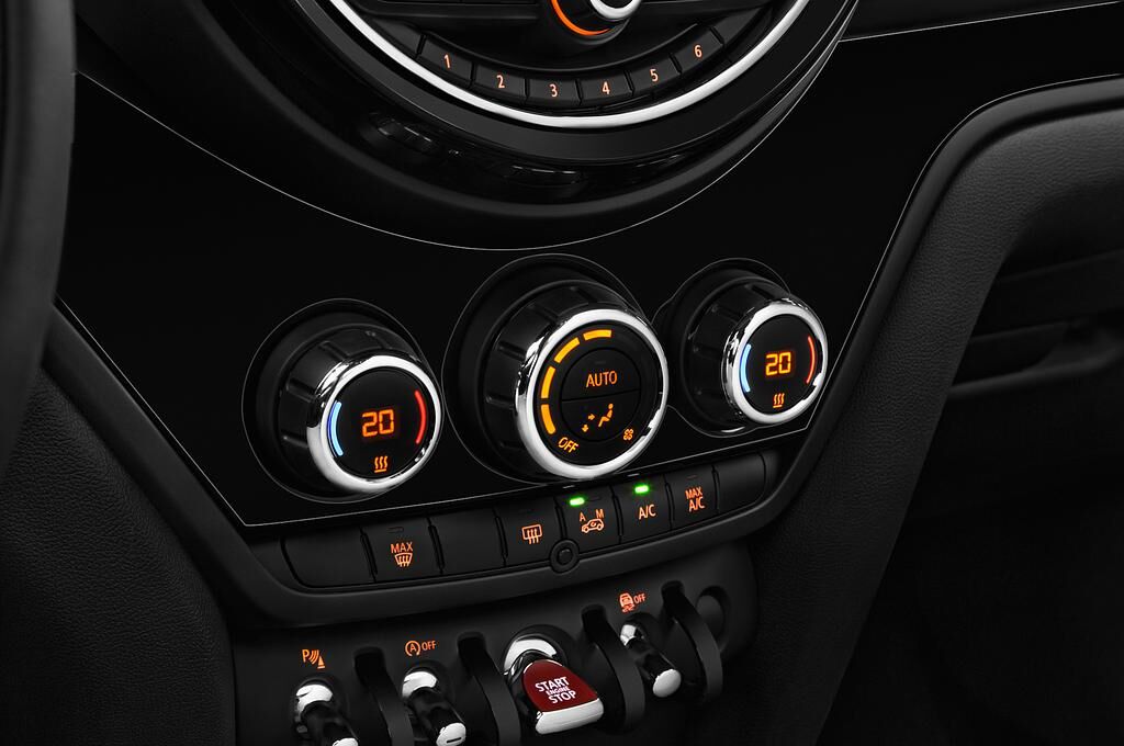 MINI Countryman (Baujahr 2018) Cooper 5 Türen Temperatur und Klimaanlage