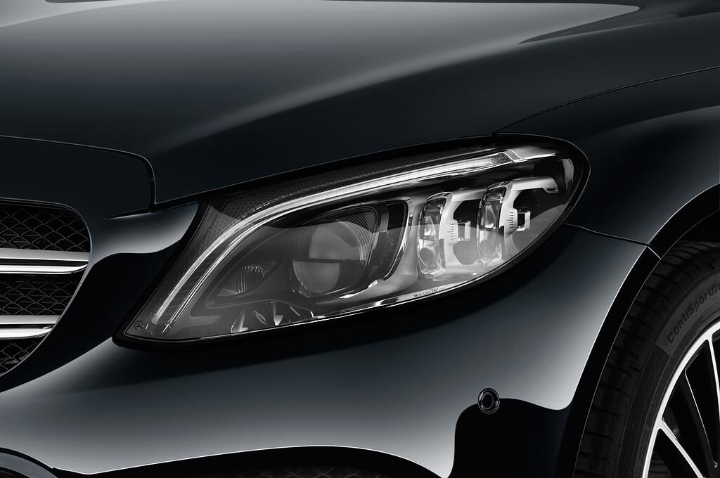 Mercedes C Class T-Modell (Baujahr 2019) Avantgarde 5 Türen Scheinwerfer
