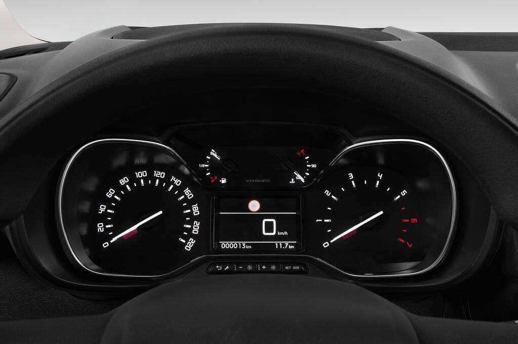 Citroen Berlingo (Baujahr 2019) Feel 5 Türen Tacho und Fahrerinstrumente