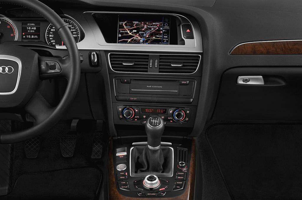 Audi A4 Allroad Quattro (Baujahr 2011) - 5 Türen Mittelkonsole