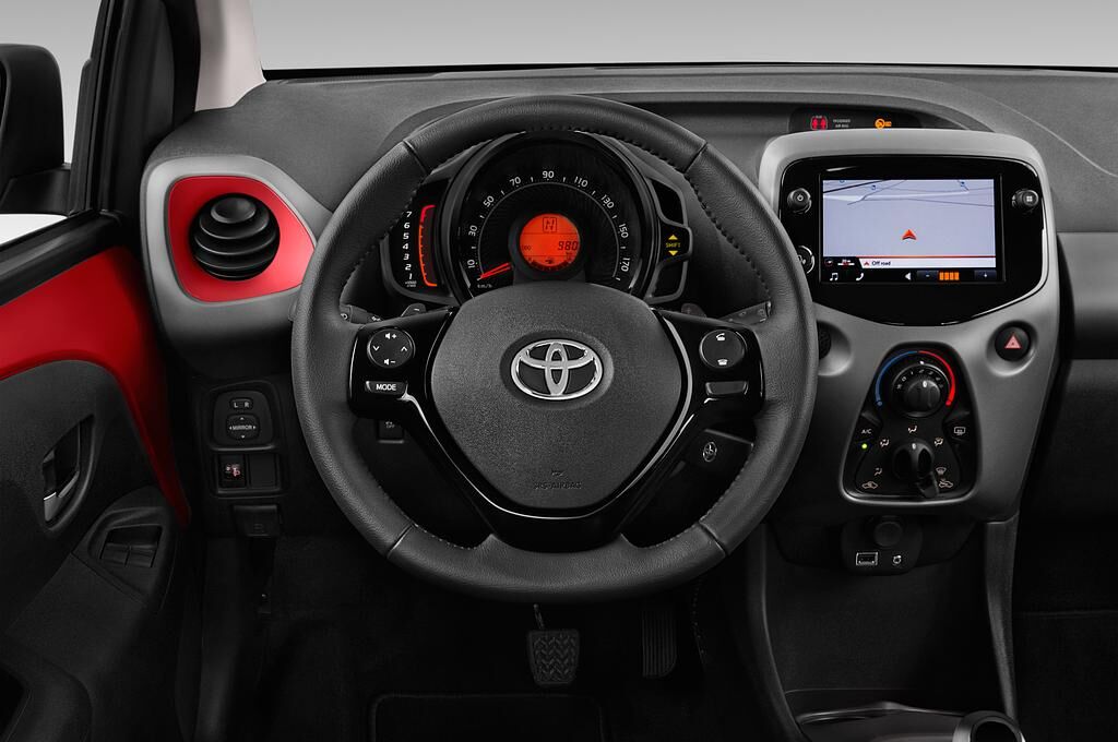 Toyota Aygo (Baujahr 2019) x-Play 5 Türen Lenkrad