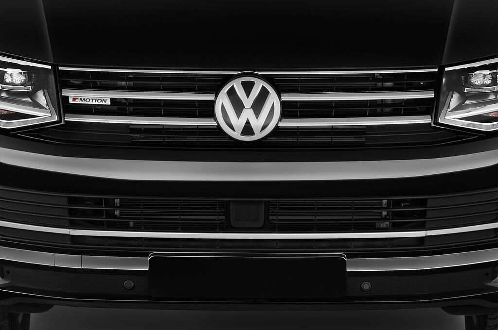 Volkswagen Caravelle (Baujahr 2019) Highline 4 Türen Kühlergrill und Scheinwerfer