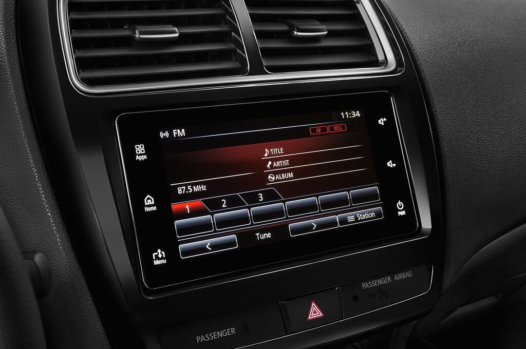 Mitsubishi ASX (Baujahr 2019) Diamant Edition+ 5 Türen Radio und Infotainmentsystem