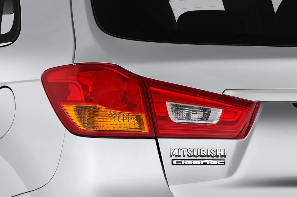Mitsubishi ASX (Baujahr 2019) Top 5 Türen Rücklicht