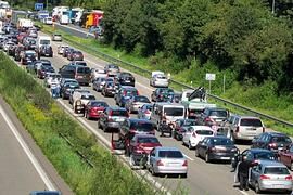 ADAC Staubilanz 2013: 830 000 Kilometer Stillstand in einem Jahr