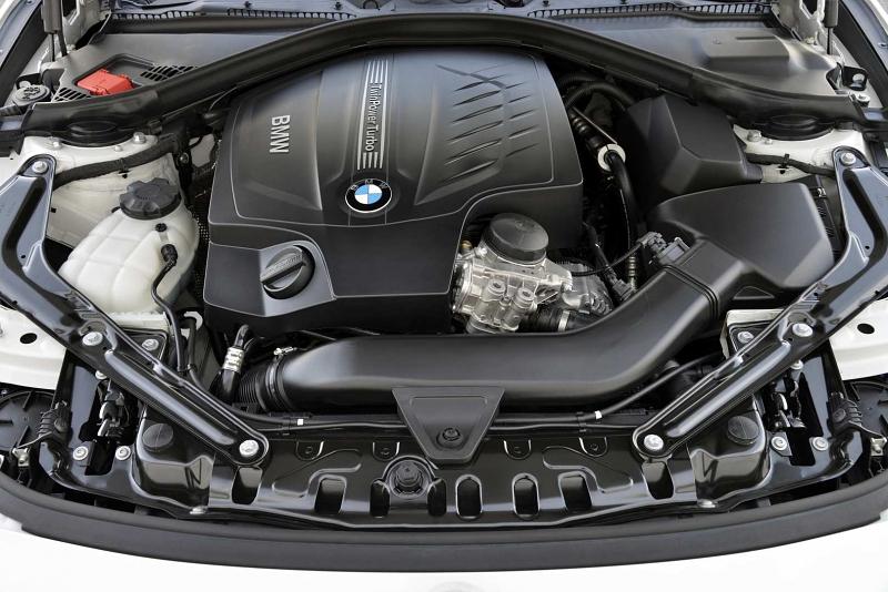 Das 3,0 Liter große Sechzylindertriebwerk im BMW 435i Cabrio.