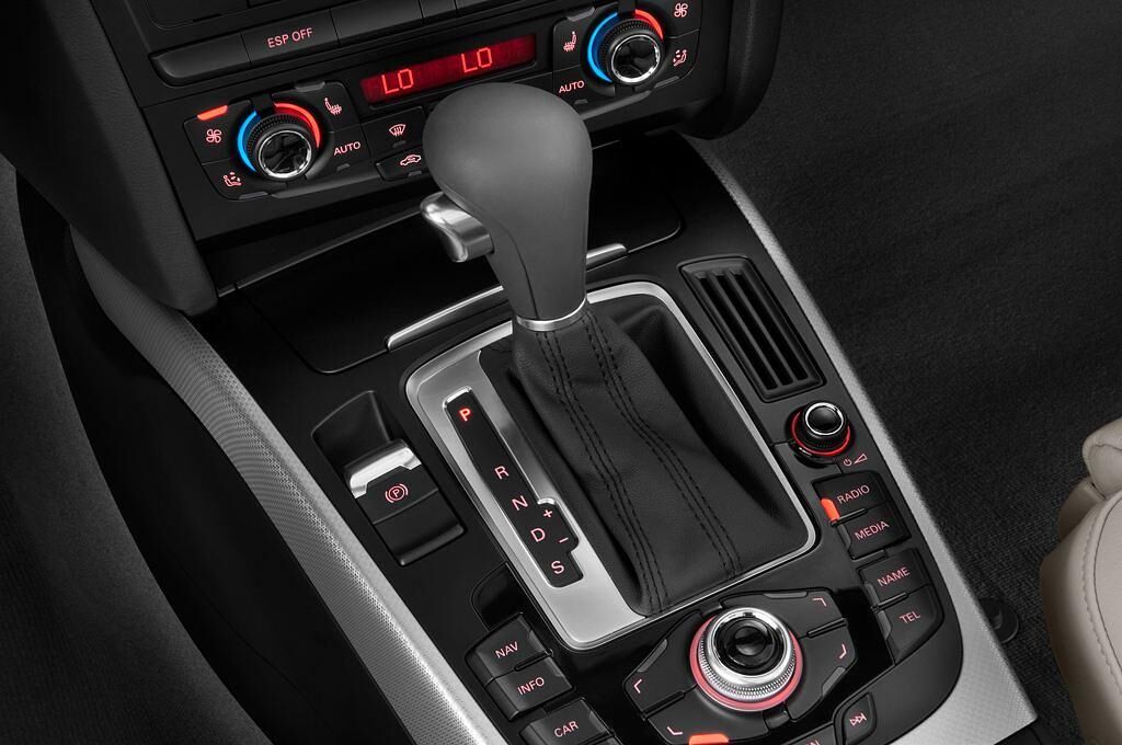Audi A5 (Baujahr 2010) - 2 Türen Schalthebel