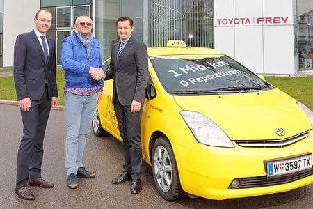 Toyota Prius fährt als Taxi eine Million Kilometer Toyota Prius fährt als Taxi eine Million Kilometer