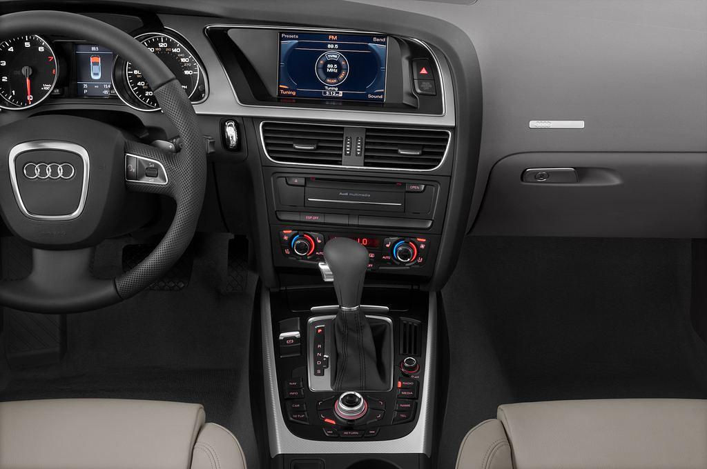 Audi A5 (Baujahr 2010) - 2 Türen Mittelkonsole