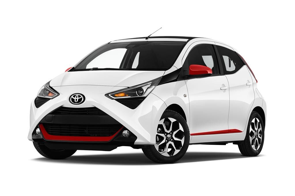 Toyota Aygo (Baujahr 2019) x-sky 5 Türen seitlich vorne mit Felge