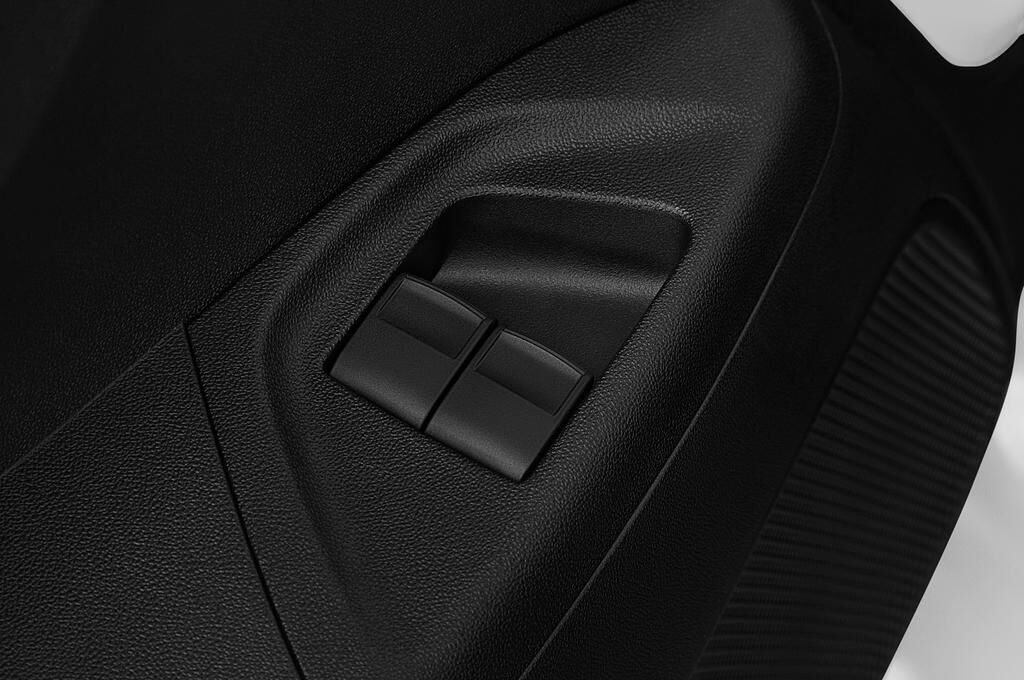Toyota Aygo (Baujahr 2019) x-sky 5 Türen Bedienungselemente Tür