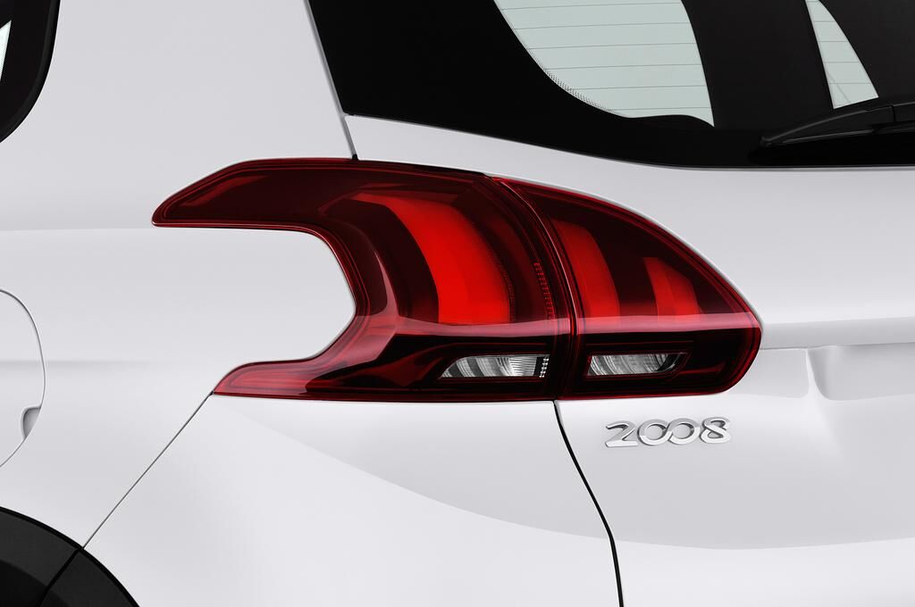 Peugeot 2008 (Baujahr 2019) GT Line 5 Türen Rücklicht