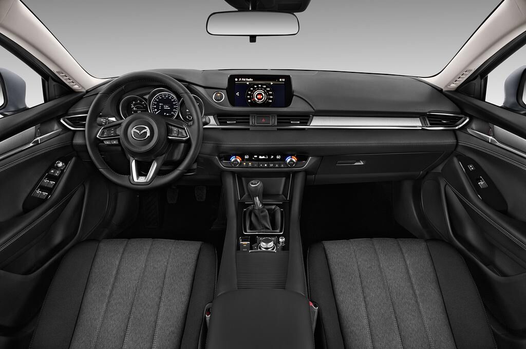 Mazda Mazda6 (Baujahr 2018) Prime-Line 4 Türen Cockpit und Innenraum