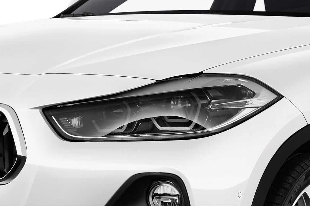 BMW X2 (Baujahr 2018) Advantage Plus 5 Türen Scheinwerfer