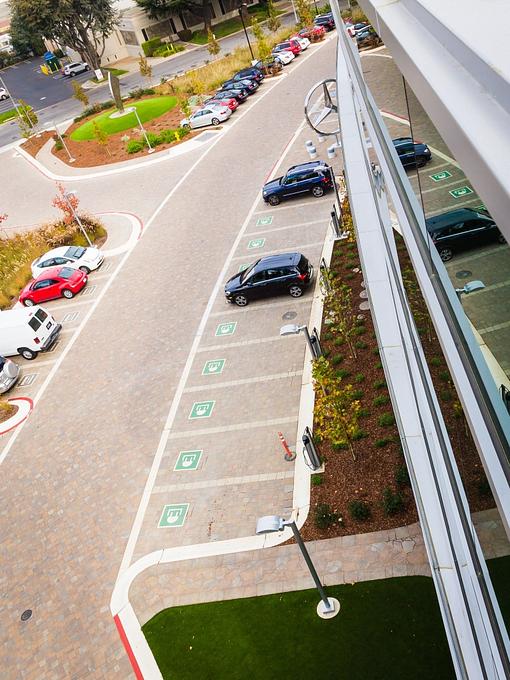 Elektromobilität spielt im Mercedes-Benz Entwicklungszentrum in Sunnyvale eine große Rolle