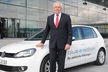 Audi-Entwicklungsvorstand Prof Dr Ulrich Hackenberg: Engagement für Nachwuchs-Ingenieure ist unerlässlich Audi-Entwicklungsvorstand Prof Dr Ulrich Hackenberg: Engagement für Nachwuchs-Ingenieure ist unerlässlich