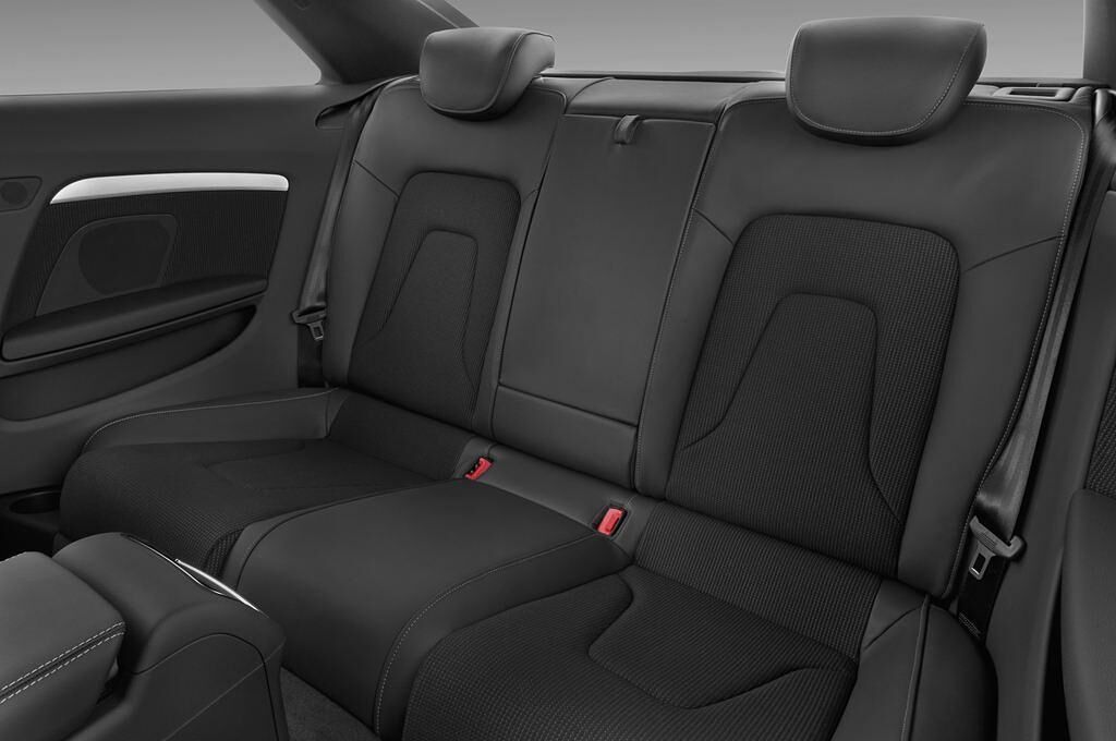 Audi A5 (Baujahr 2012) S line 2 Türen Rücksitze