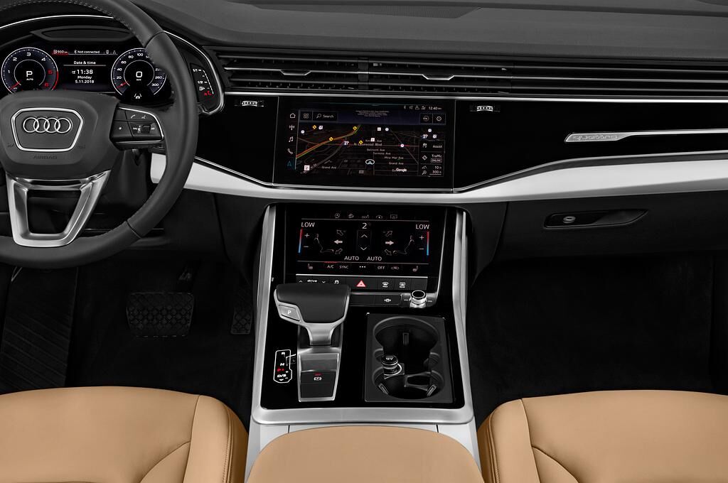 Audi Q8 (Baujahr 2019) - 5 Türen Mittelkonsole