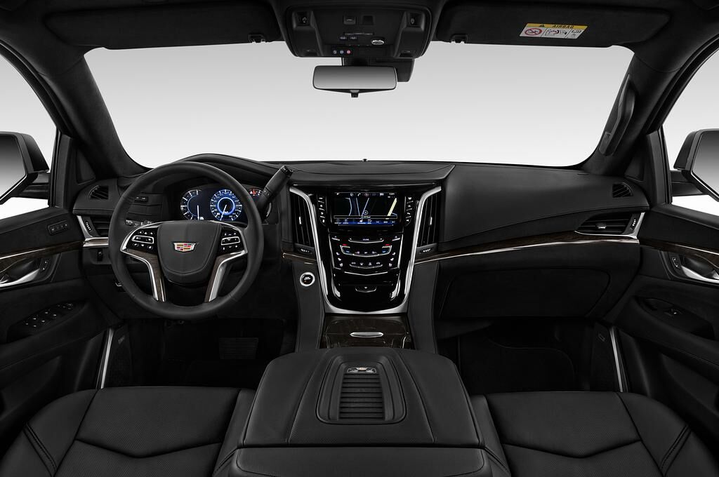 Cadillac Escalade (Baujahr 2019) Platinum 5 Türen Cockpit und Innenraum
