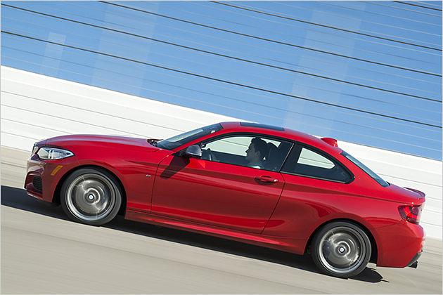 Mit 4,45 Meter ist der M235i so lang wie noch ein 3er vor zehn Jahren