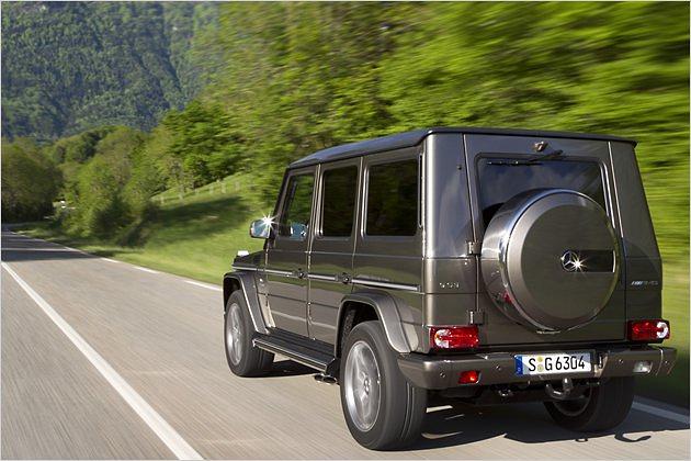 Der G 63 AMG beschleunigt wie ein Sportwagen: In nur 5,4 Sekunden gelingt der Spurt von null auf Tempo 100