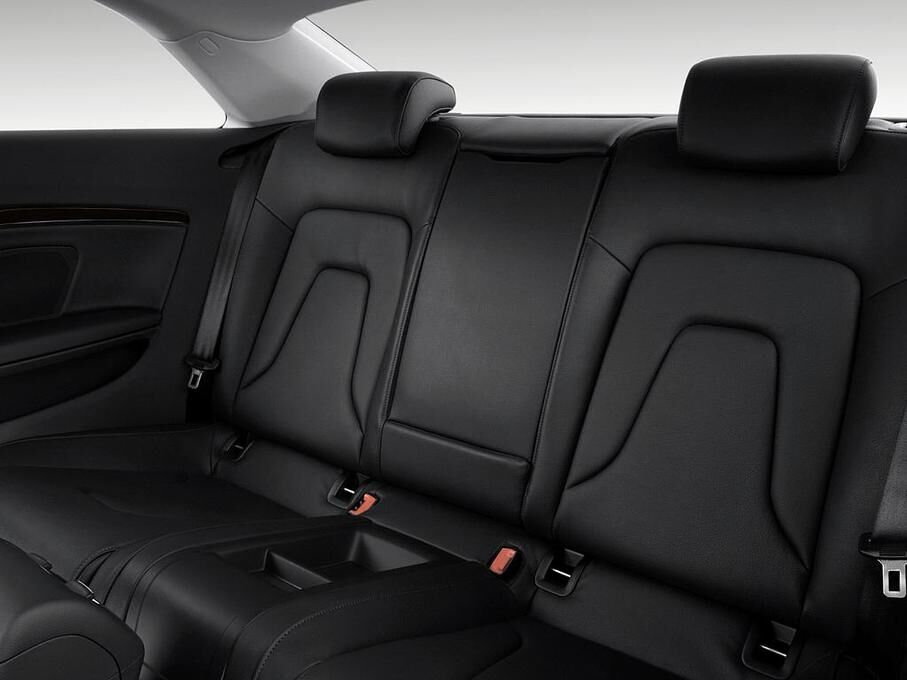 Audi A5 (Baujahr 2010) - 2 Türen Rücksitze