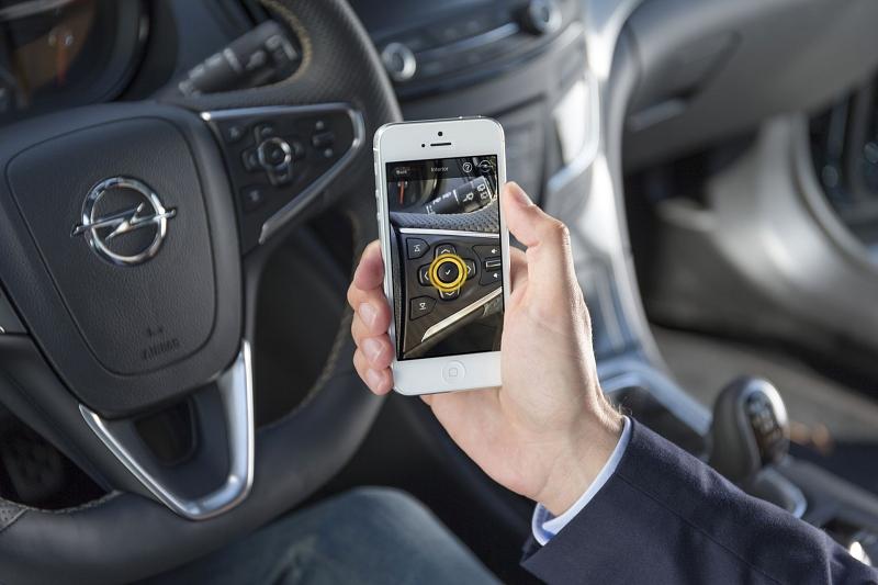 Auch die Lenkradfernbedienung ist mit dem Smartphone ansteuerbar