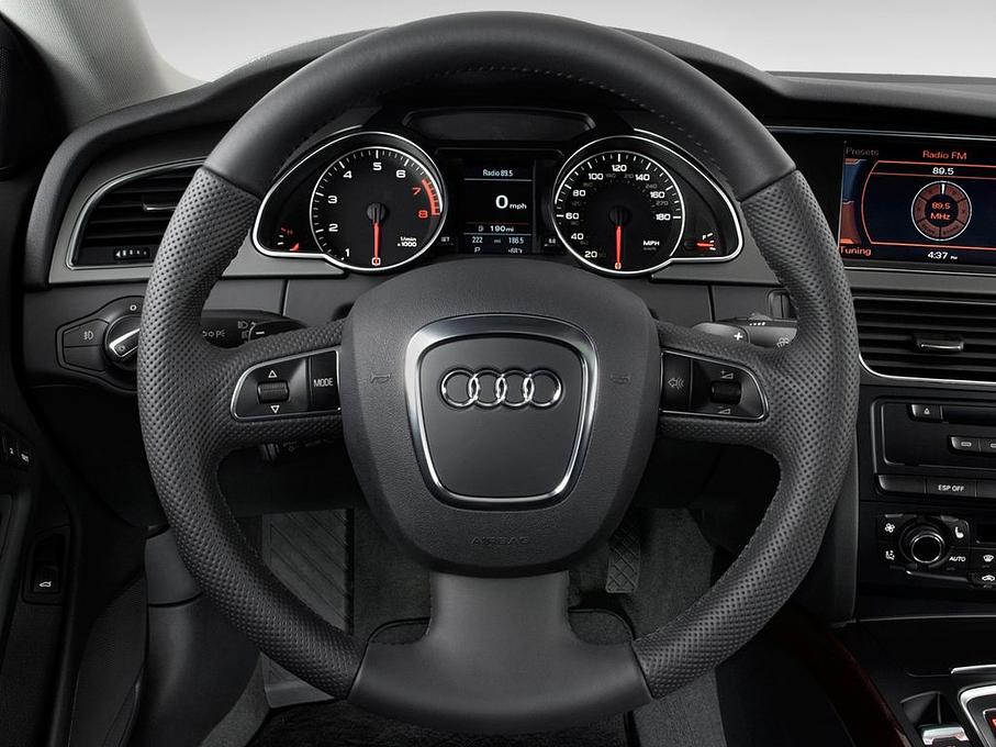 Audi A5 (Baujahr 2010) - 2 Türen Lenkrad