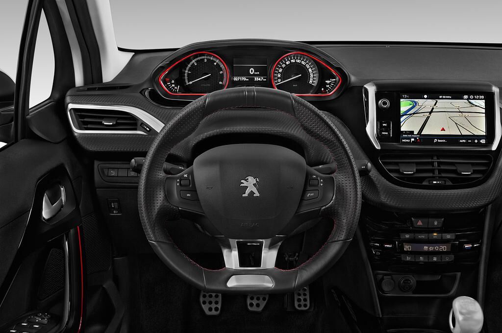 Peugeot 2008 (Baujahr 2019) GT Line 5 Türen Lenkrad