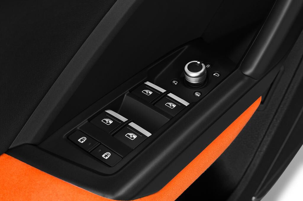 Audi Q3 (Baujahr 2019) S line 5 Türen Bedienungselemente Tür
