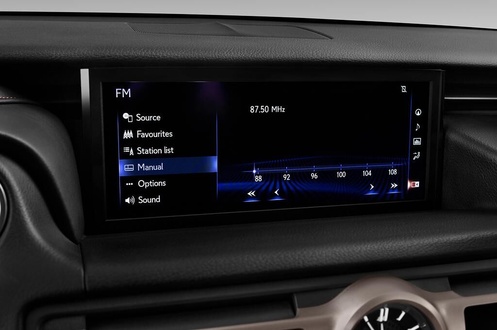 Lexus RC (Baujahr 2019) Luxury Line 2 Türen Radio und Infotainmentsystem