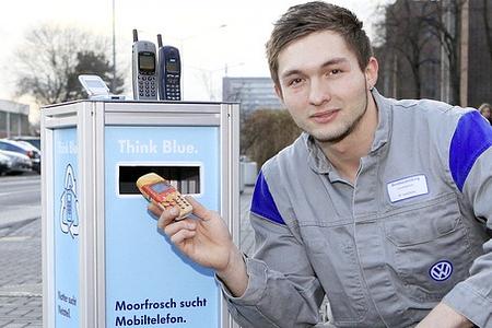 Volkswagen Mitarbeiter spenden 5300 Althandys für den Umweltschutz
