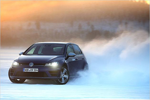 Fahren mal quer statt längs: Mit dem neuen VW Golf R auf dem schwedischen Arvidsjaursjön