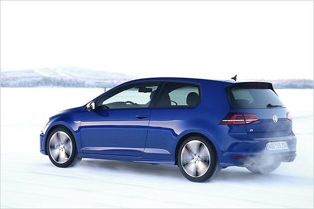 Dem allradgetriebenen Golf R lässt sich mit viel Gas das Driften beibringen