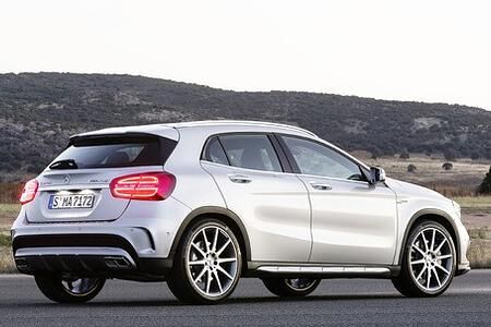 AMG dopt den neuen Mercedes GLA auf 360 PS