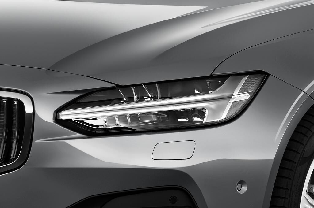 Volvo S90 (Baujahr 2018) Inscription 4 Türen Scheinwerfer