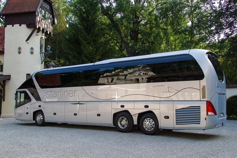 Der Neoplan Starliner ist 14 Meter lang