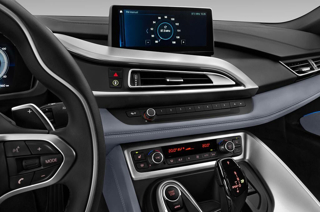 BMW i8 (Baujahr 2019) - 2 Türen Radio und Infotainmentsystem