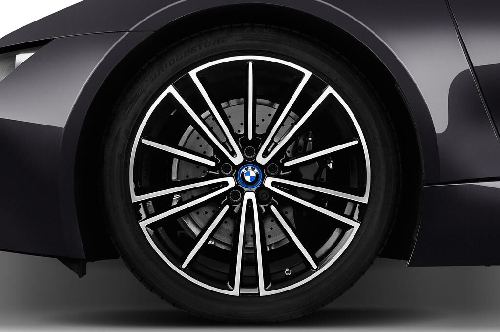 BMW i8 (Baujahr 2019) - 2 Türen Reifen und Felge