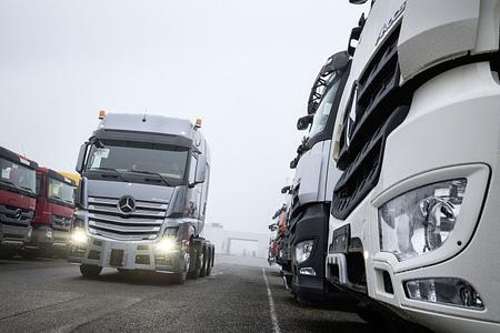 Mercedes-Benz Custom Tailored Trucks - Tonnenschwerer Maßanzug Mercedes-Benz Custom Tailored Trucks - Tonnenschwerer Maßanzug