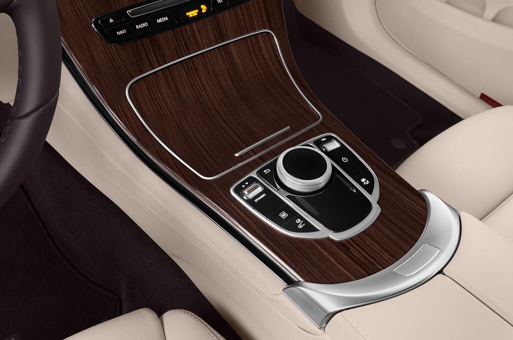Mercedes GLC Coupe (Baujahr 2018) Standard 5 Türen Schalthebel