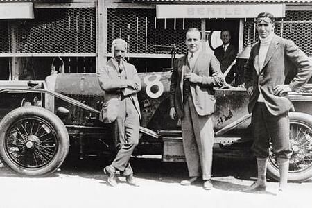 Bentley zeigt das legendäre Le Mans-Siegerauto auf der Pariser Rétromobile