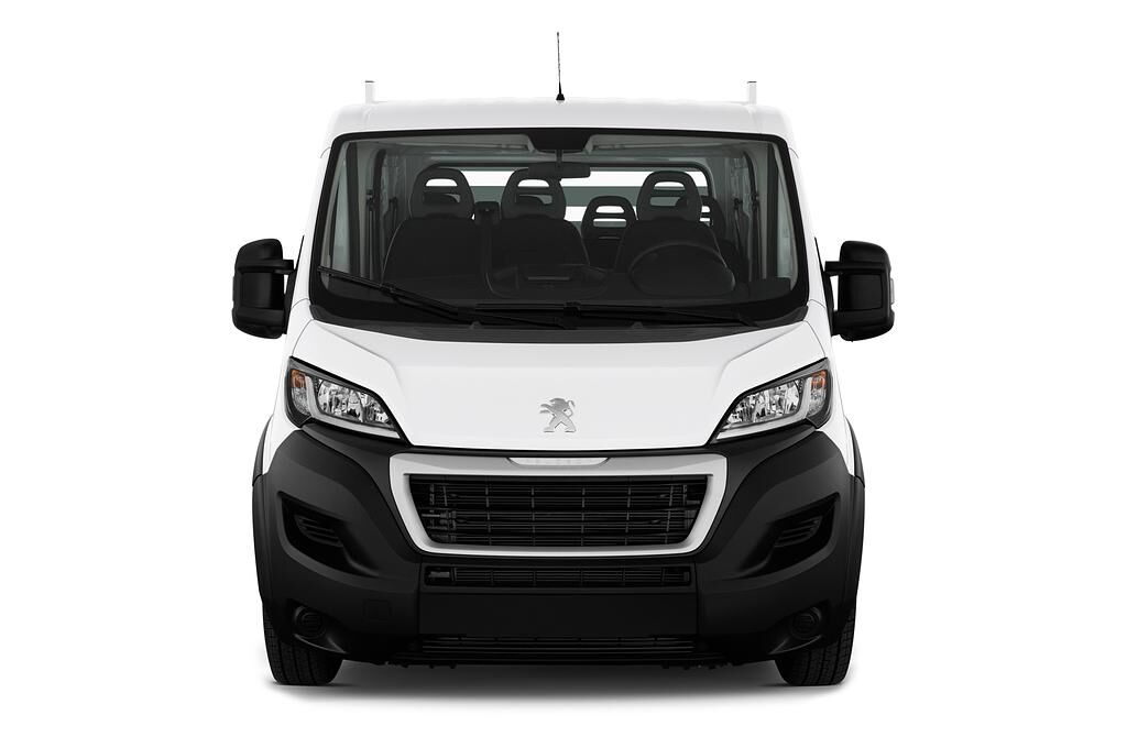 Peugeot Boxer (Baujahr 2019) - 4 Türen Frontansicht