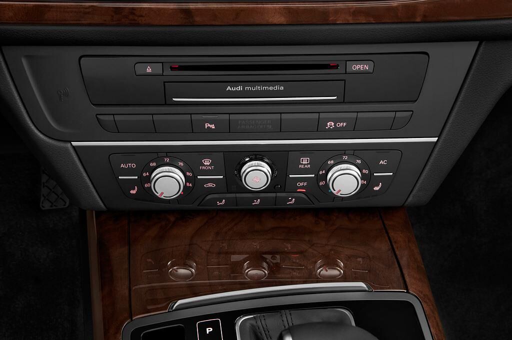 Audi A6 (Baujahr 2012) - 4 Türen Temperatur und Klimaanlage